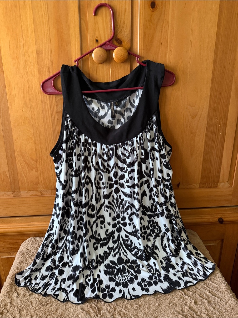 Susan Lawrence Black and White Animal Print Sleeveless Top